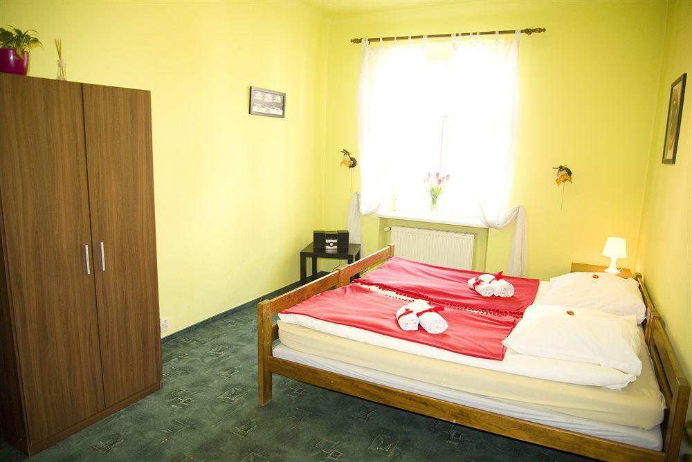 Flower Hostel *