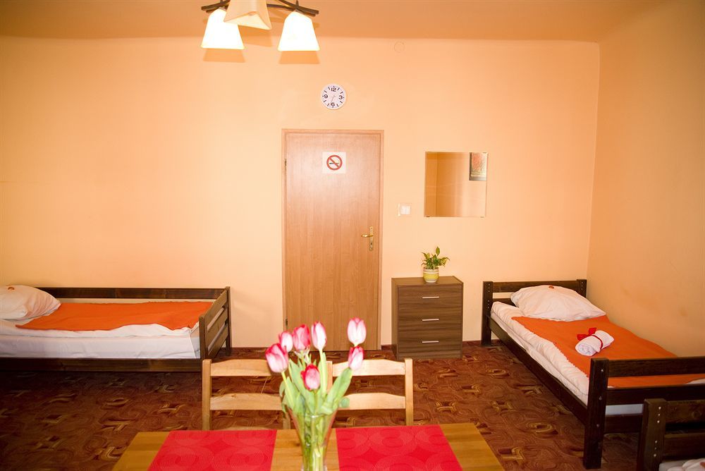 Flower Hostel *